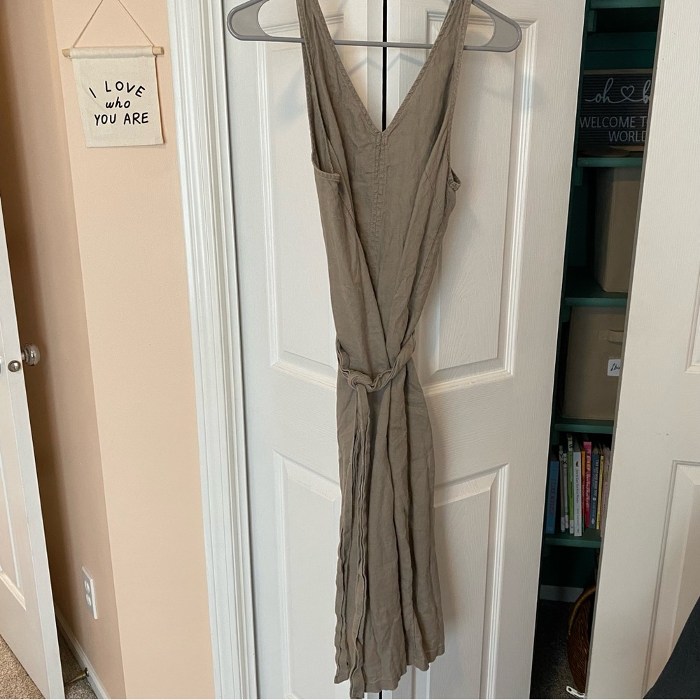 Adrienne Vittadini linen taupe dress